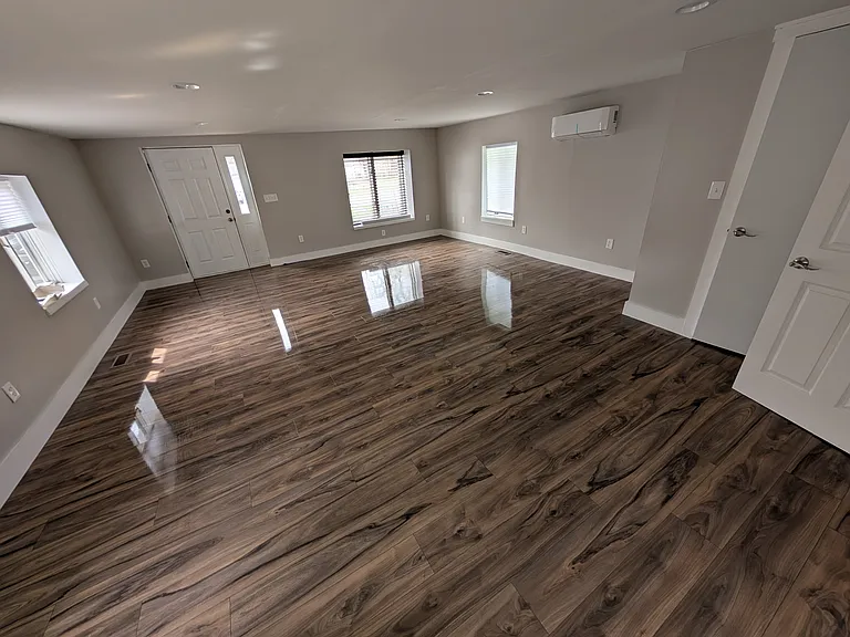 358 S Craig Ave — Photo 6