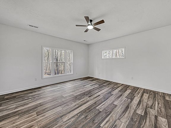 4th image of 103 Bluff Ct