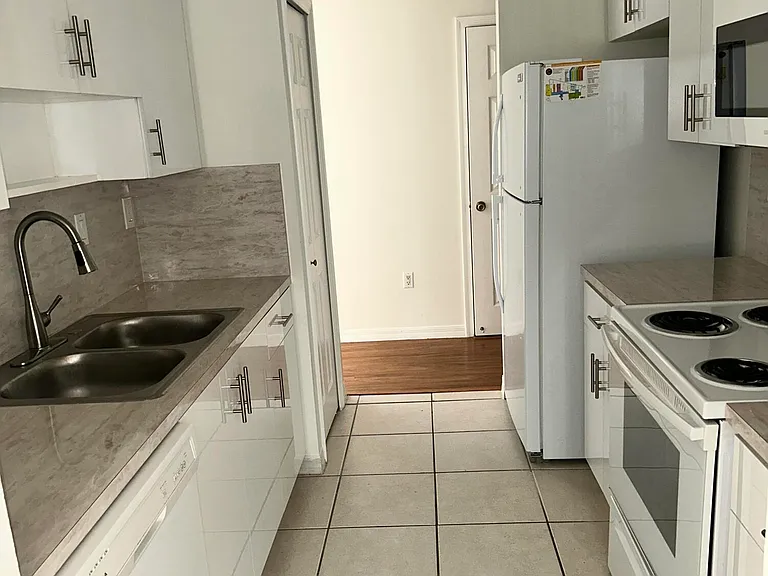 7085 Nova Dr #320 — Photo 6