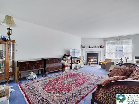 4th image of 1273 Woodstock Dr