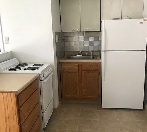 2nd image of 200 N McKenzie St APT 5