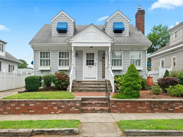 29 Harvey Ave, Riverside, RI 02915