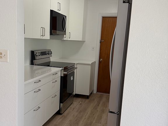 5th image of 4518 Groveland St