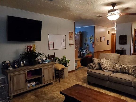 4th image of 146 Lynn Ln