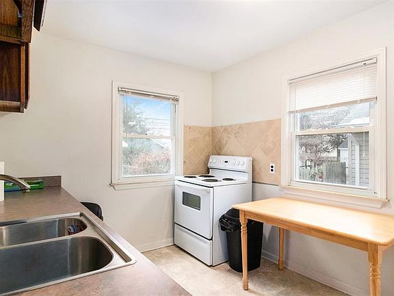 5th image of 3354 Ellwood Ave