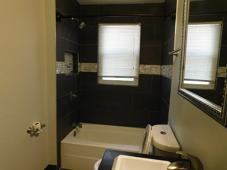 23546 Glenbrook Ave — Photo 8