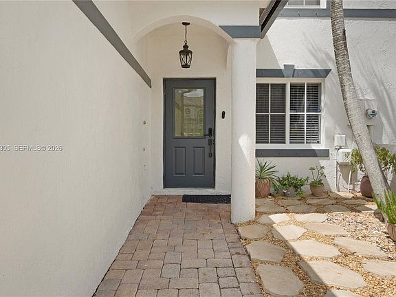 3rd image of 12913 SW 49th Ct