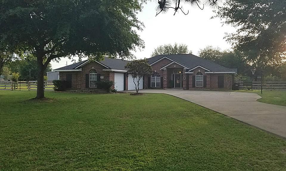 1st image of 32611 Grove Park Dr