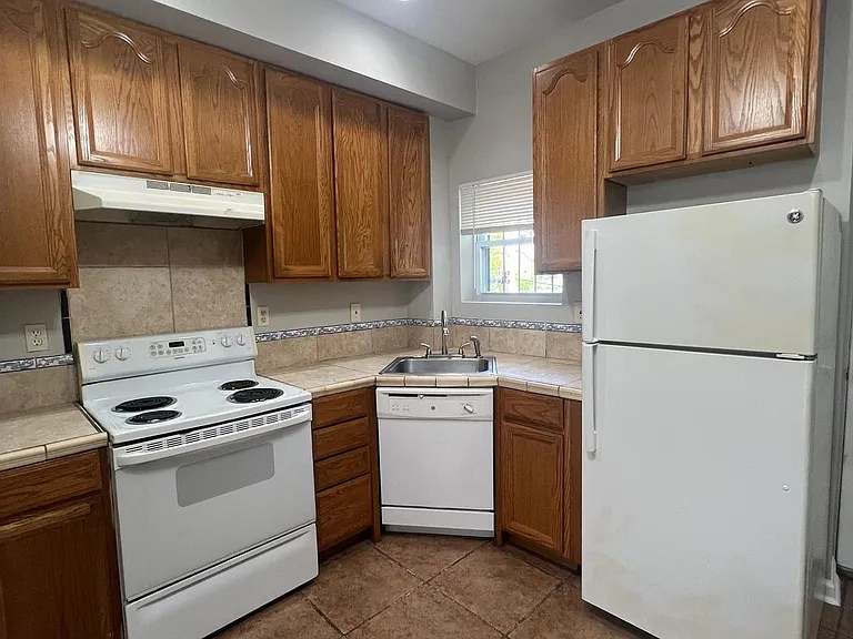 1408 W Franklin St #2 — Photo 7