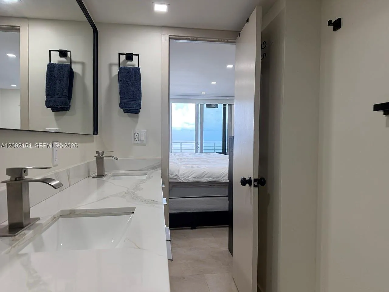 Oceanside Plaza Condo — Photo 4