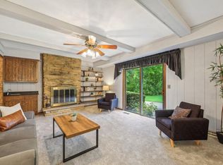 W222N2187 Glenwood Ln, Waukesha, WI 53186