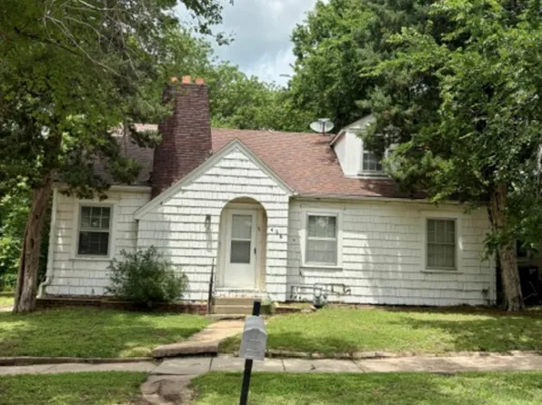 426 W Cave Springs Ave, El Dorado, KS 67042