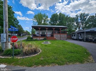 7 Yogi Bear Blvd, Falling Waters, WV 25419
