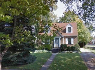 249 N Oak St, Elmhurst, IL 60126