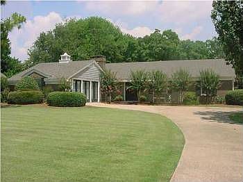 1st image of 2415 Hermitage Dr