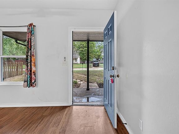 2nd image of 609 E Grant Ave