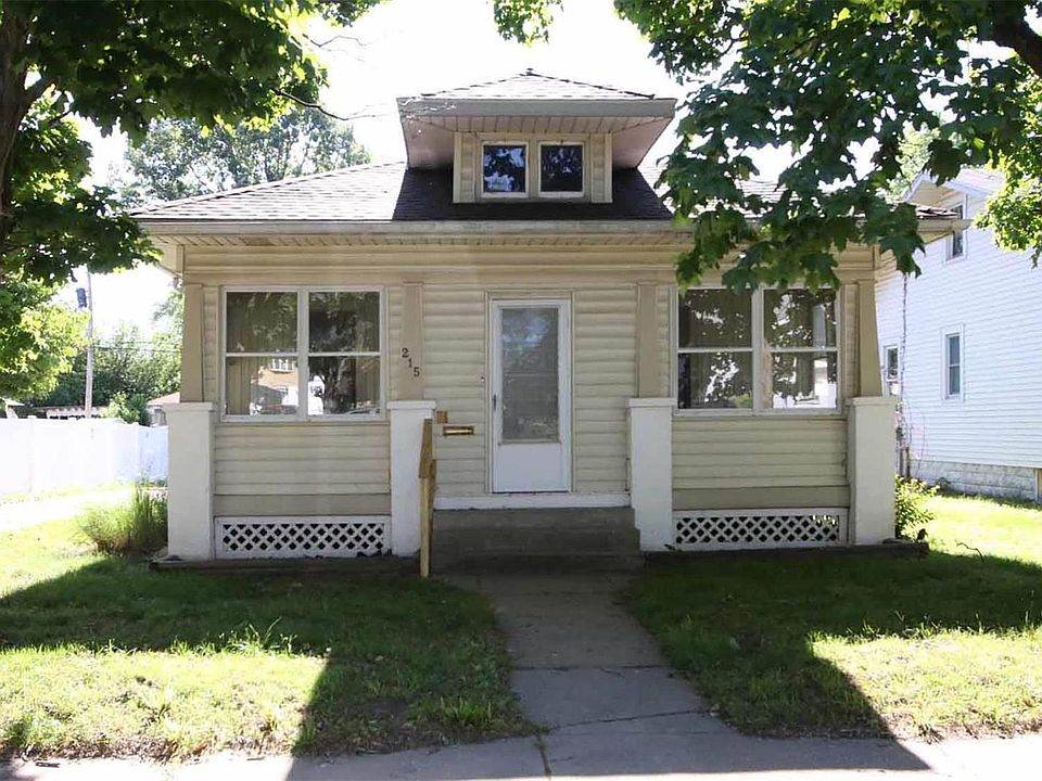 1st image of 215 S 10th St