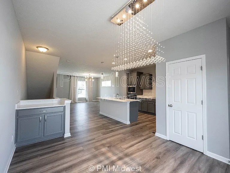 2952 W New York St — Photo 24