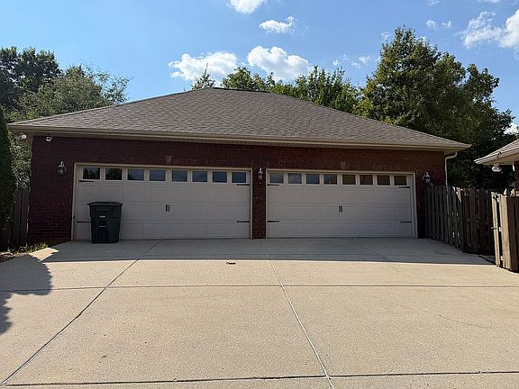 3rd image of 12702 Oak South SW