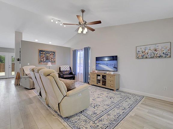 4th image of 6102 Spinnaker Way
