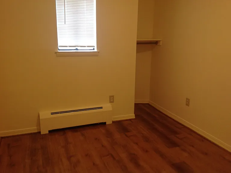 370 Capitol Ave #B — Photo 3