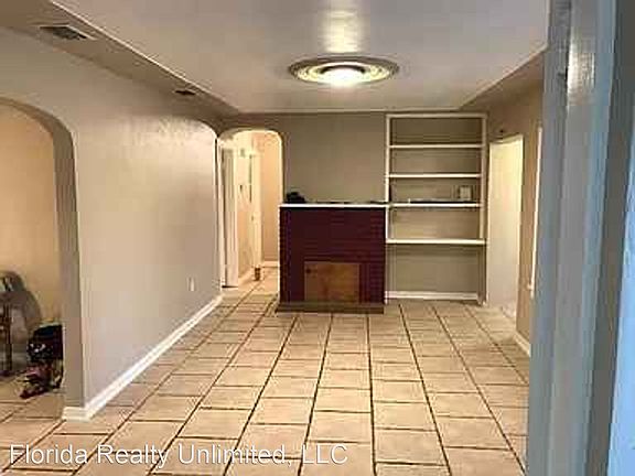 4th image of 2827 6th Ave S