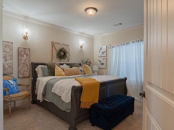3rd image of 903 Greystone Blvd