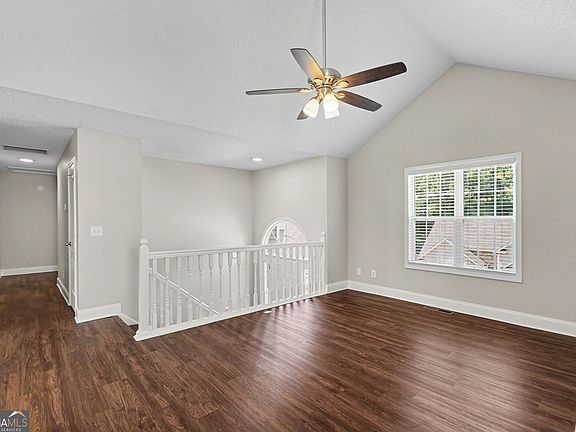 2nd image of 387 Moreland Cir