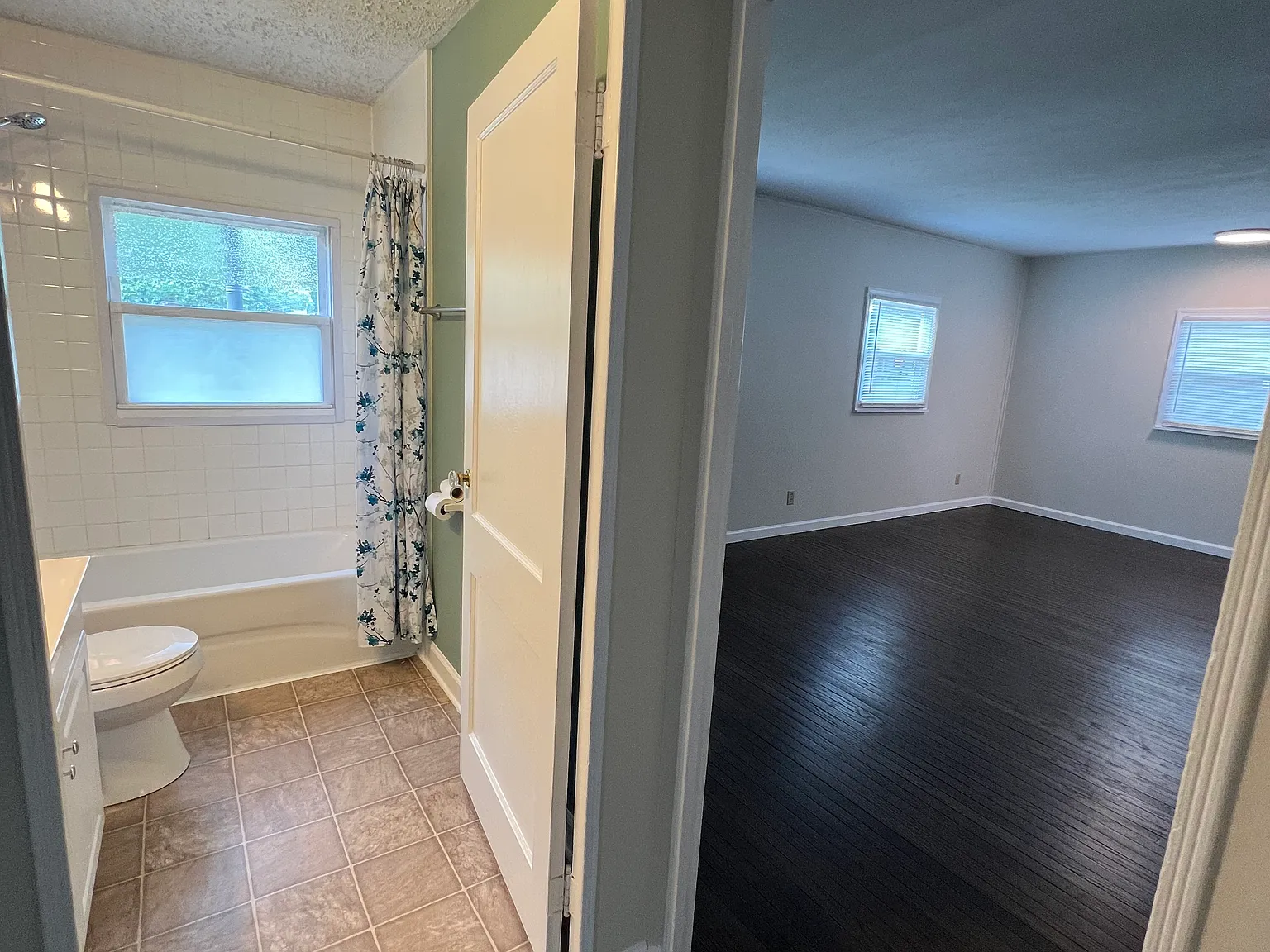3 bed, 900 sqft, $1,650 — Photo 4