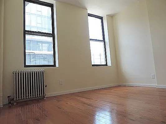 3rd image of 138 Orchard St APT 13