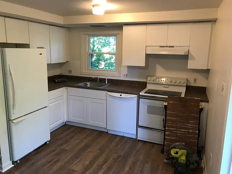 48 Russell St — Photo 6