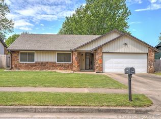 3008 S Narcissus Ave, Broken Arrow, OK 74012