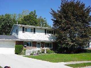 1st image of 122 Rossway Ave