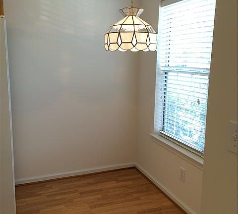 3rd image of 144 Huntington Cir