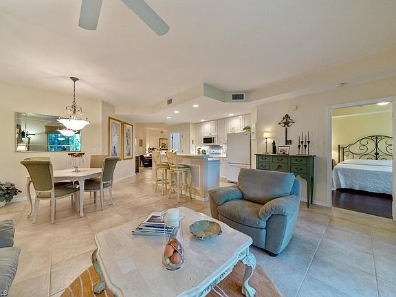 5th image of 28610 Carriage Homes Dr #102