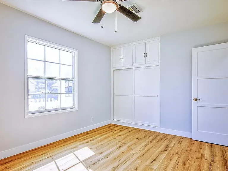 6621 Lindley Ave — Photo 7