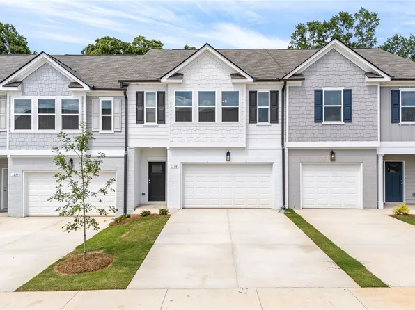 1239 McCoy St, Opelika, AL 36801