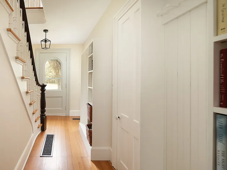 1430 Salisbury Rd — Photo 15