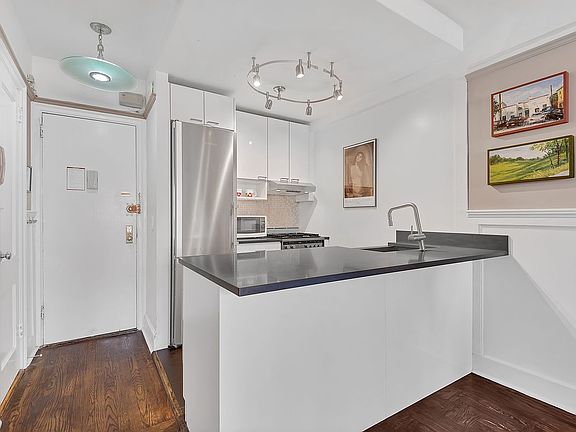 4th image of 235 W 102nd St APT 7G