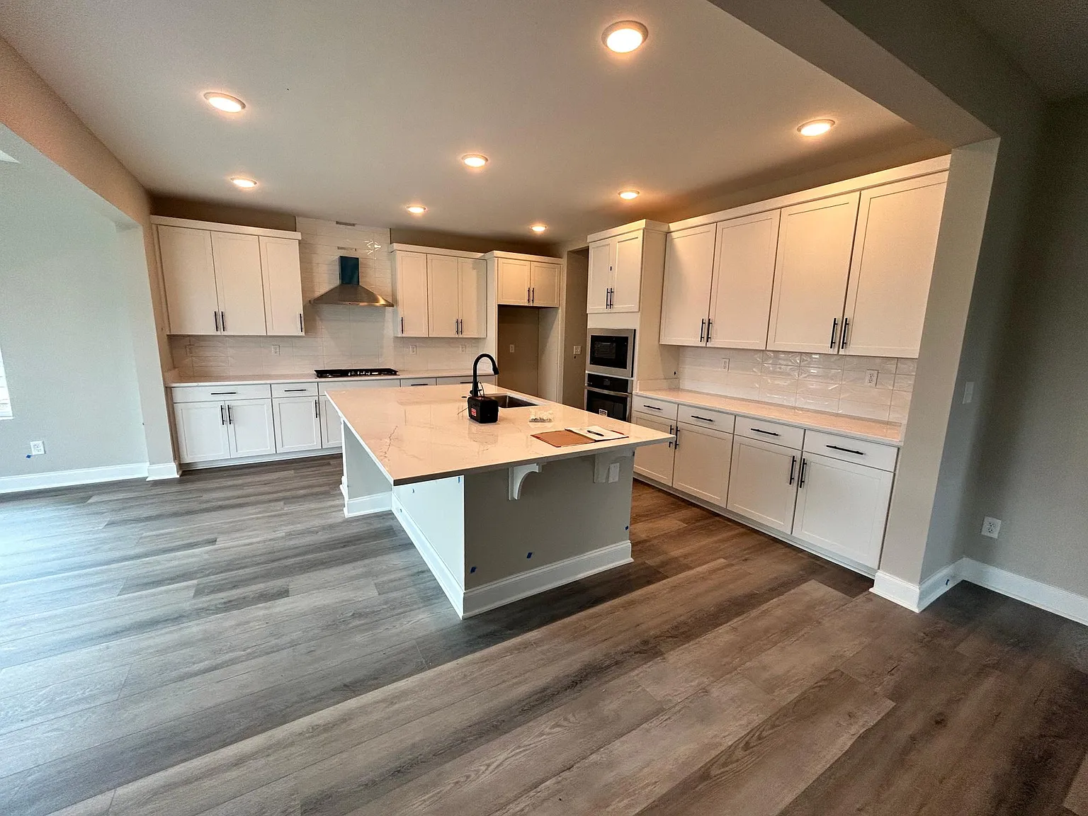 1421 Ovaldale Dr — Photo 3
