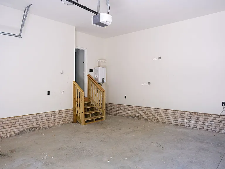 9 Stall St — Photo 19