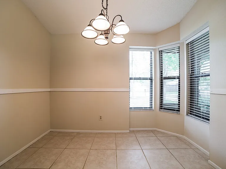 1029 Wainright Dr — Photo 7