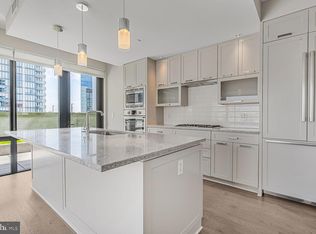 4960 Fairmont Ave APT 603, Bethesda, MD 20814