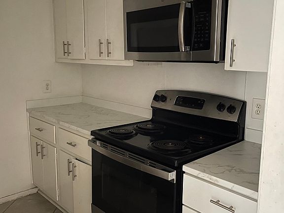 3rd image of 3821 Prytania St APT 1