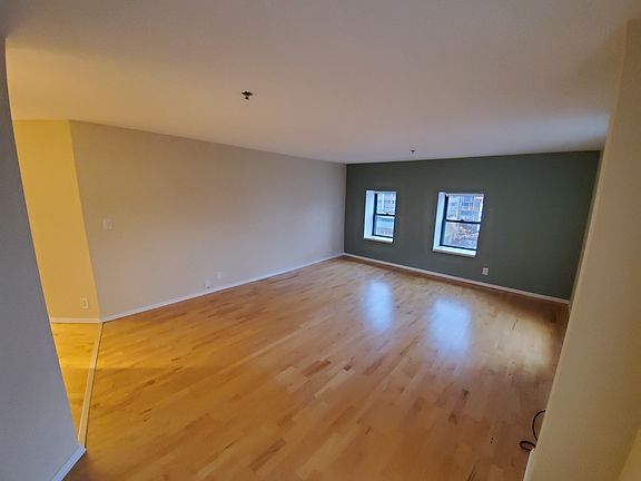 5th image of 270 E Highland Ave #3003