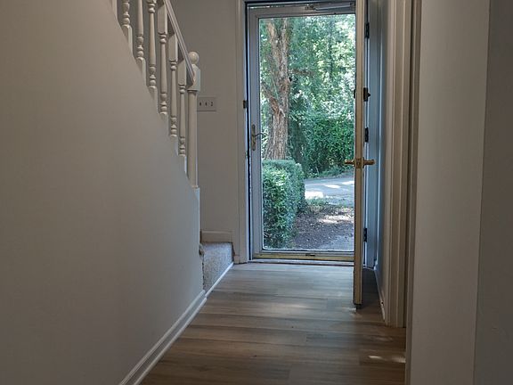 3rd image of 390 Micasa Dr
