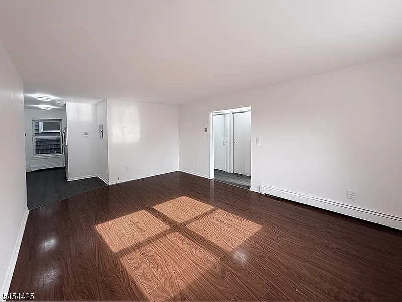 1 bed, 1.0 bath, $1,900 — Photo 2