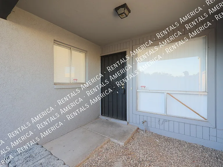 9029 W Elm St #8 — Photo 4