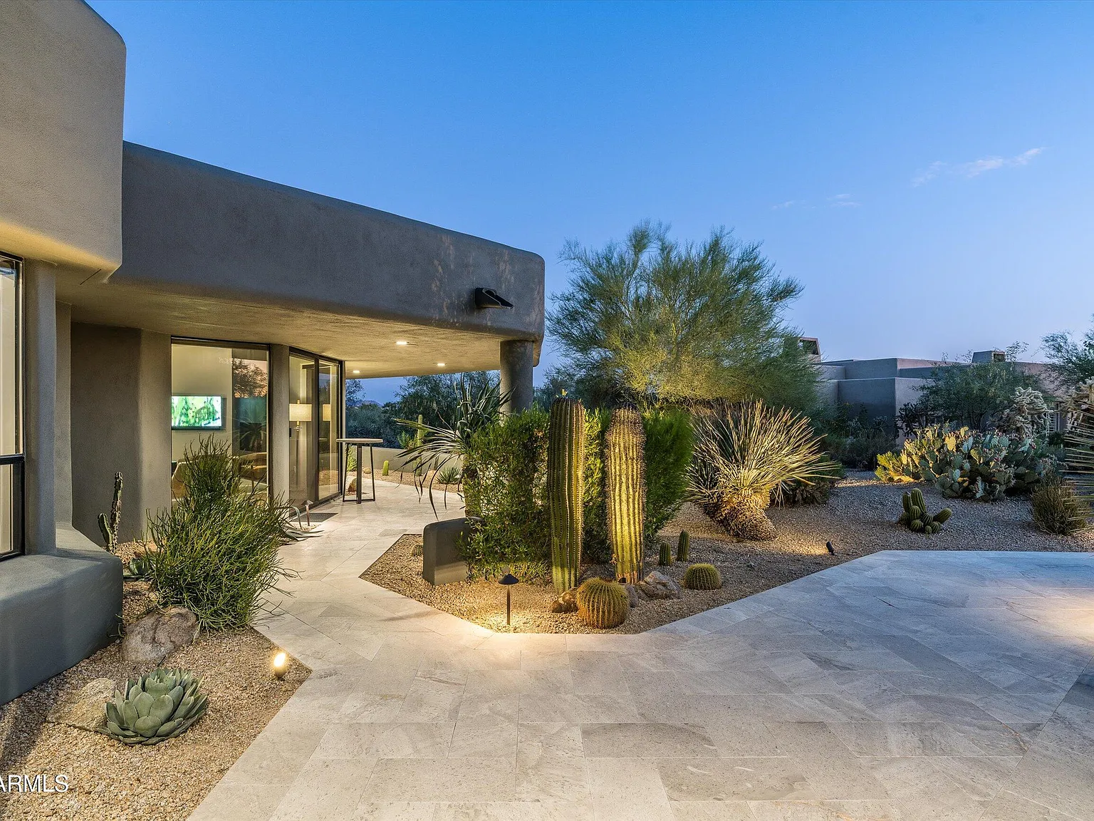 4 bed, 4.5 bath, 4400 sqft, $16,000 — Photo 2
