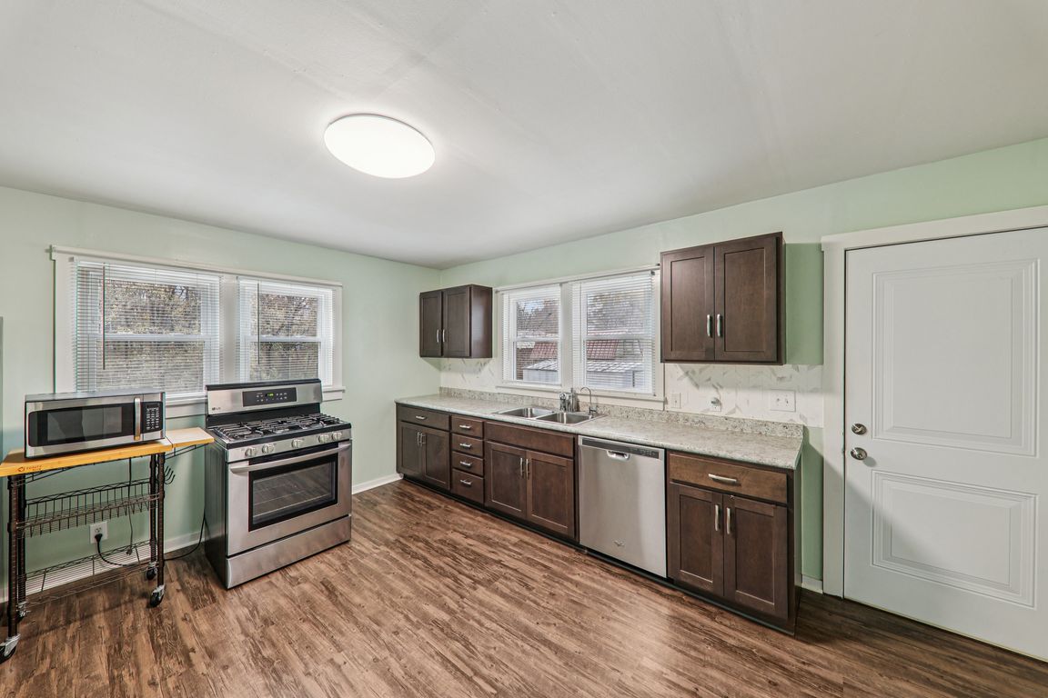 next background image